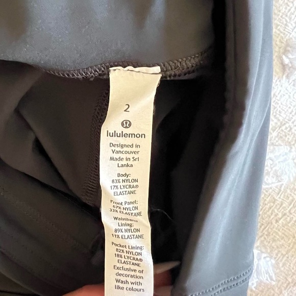 Lululemon heather gray leggings size 2 - Picture 7 of 7